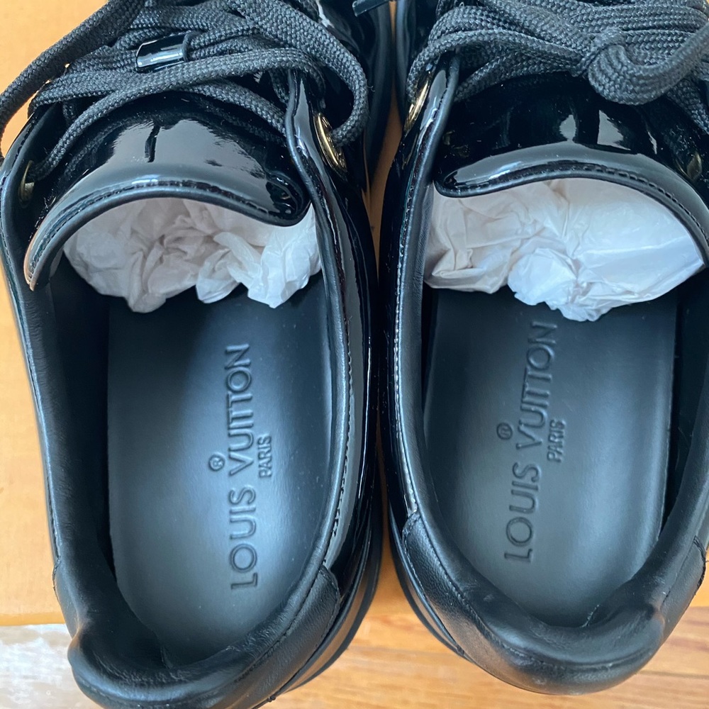 Women’s Size 7 (EU 37) Black Louis Vuitton Sneaker - Picture 9 of 11